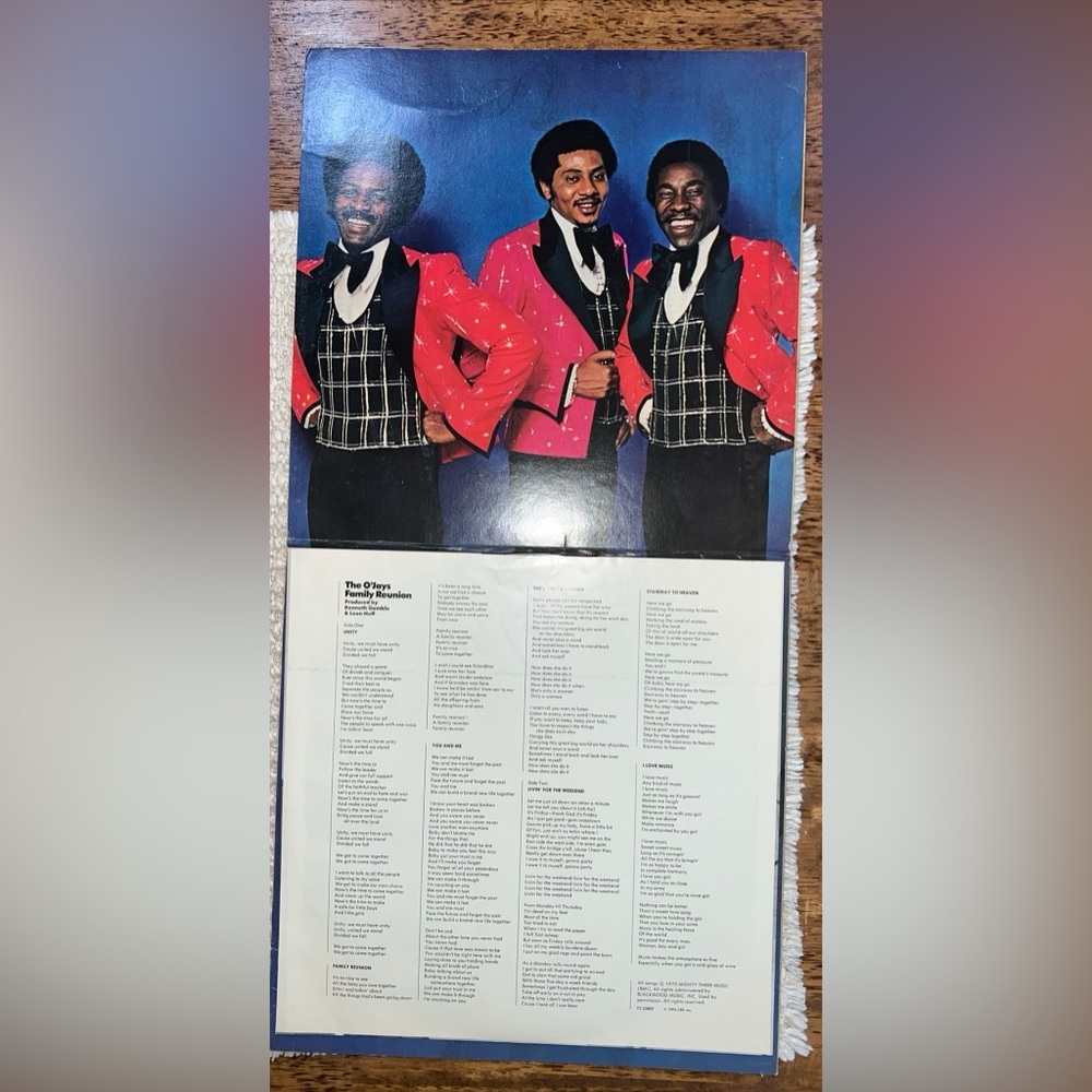 No Skips! The O’Jays Family Reunion Vinyl LP Philadelphia International PZ 33807 - Picture 4 of 4